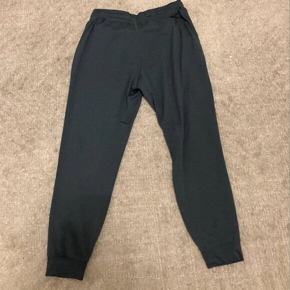 Vuori Joggers - Picture 2 of 3